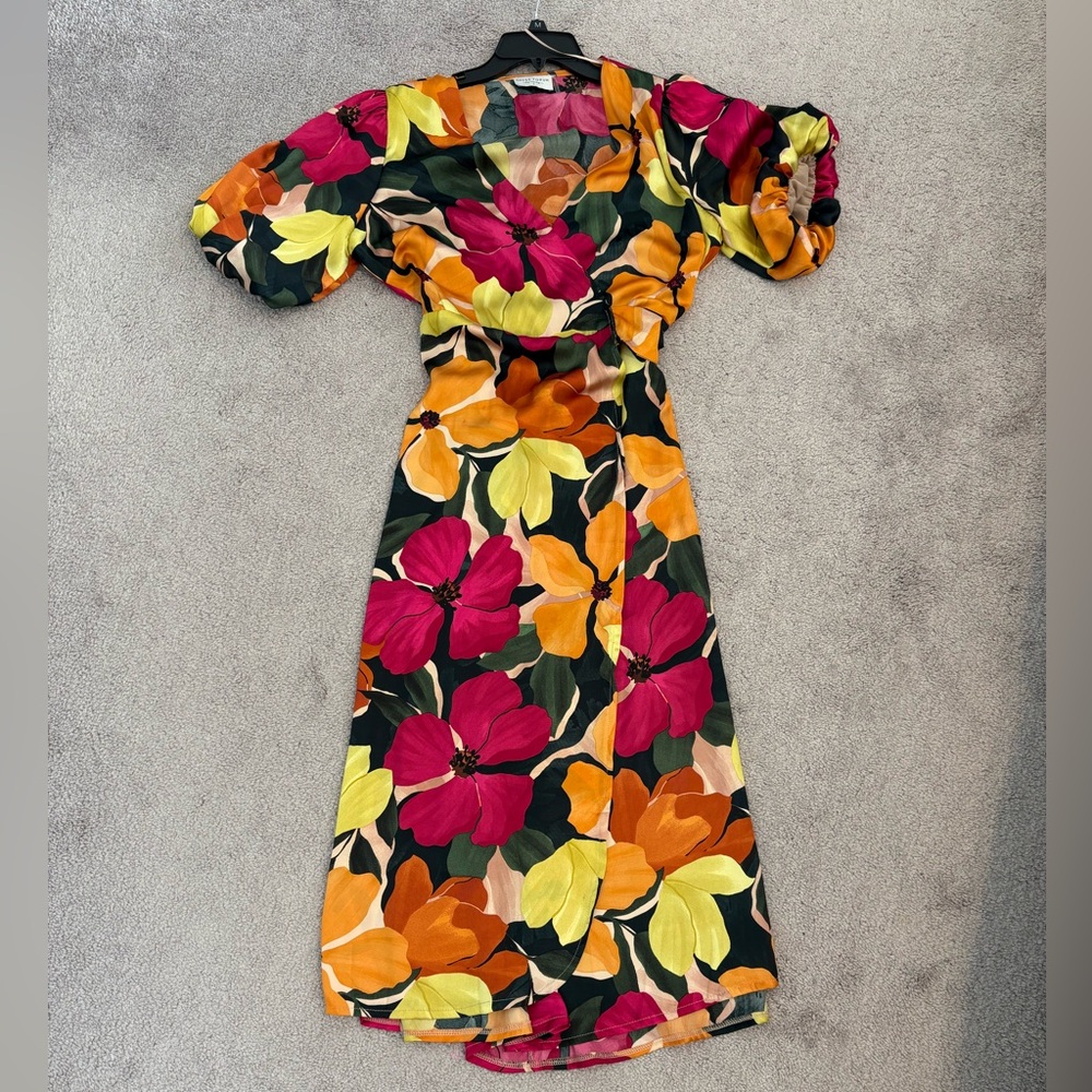 NWOT Dress Forum Floral V-Neck Wrap Midi Dress Large Never Worn